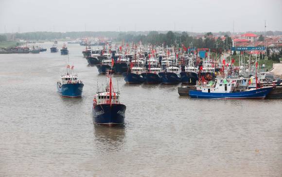 Por las rutas del mar de China en disputa se moviliza la tercera parte del comercio mundial. FOTO GETTY