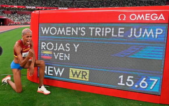 Yulimar alcanzó los 15,67 metros, superando la marca olímpica que ostentaba la camerunesa Francoise Mbango de 15,39 m y el récord mundial de 15,50 m de la ucraniana Inessa Kravets. Foto AFP