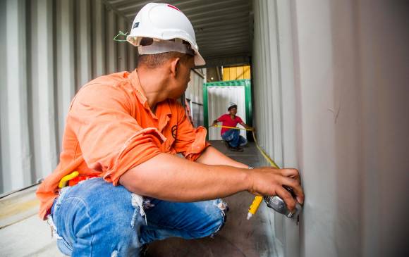La Inversión Extranjera Directa en Colombia retrocedió 0,6 % durante el primer semestre de 2021, dijo Banrep. A la construcción (foto) entraron US$212 millones. FOTO carlos velásquez