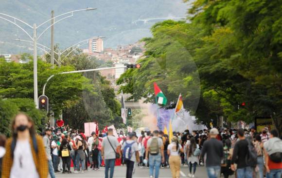 En cerca de 160 municipios en todo el país rige la medida del toque de queda. FOTO JULIO CÉSAR HERRERA