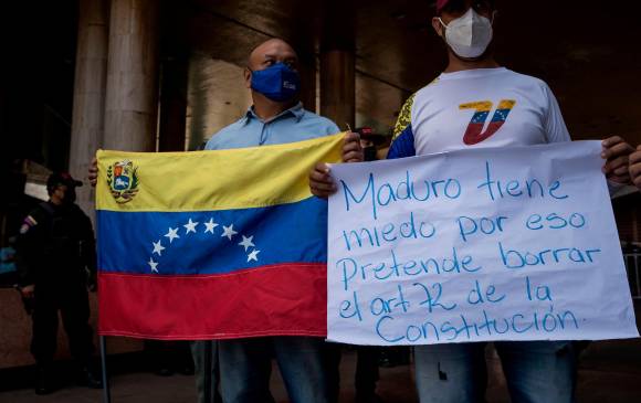 La oposición de Venezuela intenta tramitar referendo revocatorio contra Nicolás Maduro. FOTO: EFE