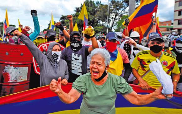 Sobre la situación de Derechos Humanos en Colombia, el informe llama la atención sobre el hecho de que en el país no se ha reformado la fuerza policial. FOTO: AFP.