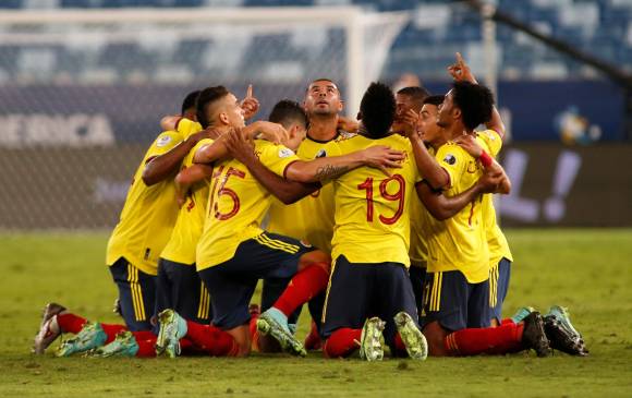 La selección Colombia celebró su primer triunfo en la Copa América, tras vencer 1-0 a Ecuador, con tanto de Edwin Cardona. FOTO GETTY
