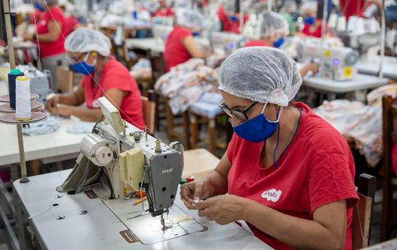 El préstamo tendrá una asignación para promover la innovación de las micro, pequeñas, medianas y grandes empresas, de manera que eleven su aporte a la recuperación. FOTO edwin bustamante