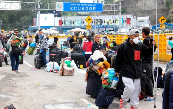 La frontera con Ecuador, a la altura del puente Rumichaca, se ha mantenido cerrada desde marzo del 2020 por la pandemia del covid-19. Foto: Archivo Colpresa.