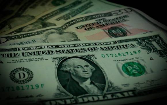 En la jornada se ha observado una tendencia a la baja en el precio del dólar. FOTO Colprensa