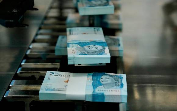 Según un informe, los endeudamientos están relacionados principalmente con créditos hipotecarios, tarjetas de crédito y préstamos “gota a gota”. FOTO COLPRENSA