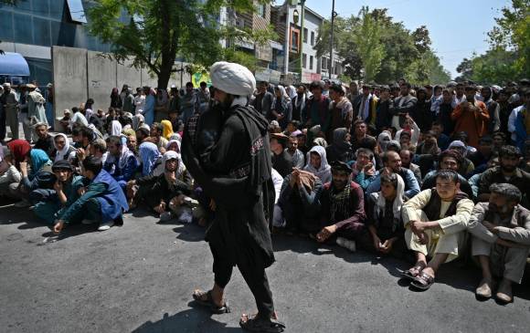 Casi todos miembros del gobierno interino afgano pertenecen a la etnia pastún, una de las más de 50 que hay en el país. FOTO AFP