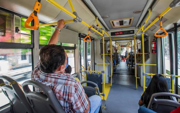 La cantidad de usuarios que mueve el sistema de buses también es uno de los factores que influye en el déficit que busca reducir el Fondo de Estabilización de Tarifa. FOTO carlos velásquez