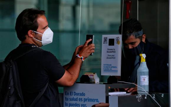 España prorroga confinamiento de viajeros procedentes de Colombia