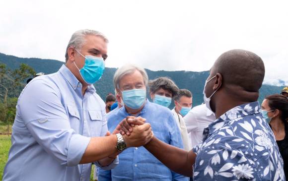 António Guterres (centro) y el presidente Iván Duque compartieron con líderes sociales y excombatientes en Urabá. FOTO: CORTESÍA DE LA PRESIDENCIA.