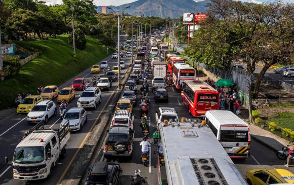 El pasado miércoles se presentaron grandes congestiones con la salida de viajeros de Medellín. FOTO Carlos Velásquez