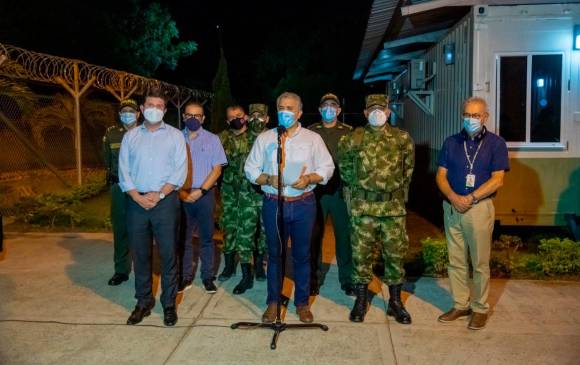 El presidente Iván Duque llegó a Cúcuta en la noche del martes para analizar lo sucedido tras la explosión de un carro bomba. FOTO PRESIDENCIA