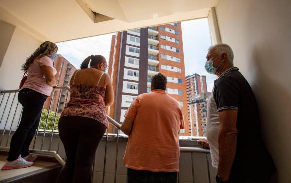 Los compradores de los apartamentos de Escalares sienten que su sueño de hacerse a un apartamento en una de las mejores zonas de Medellín se va esfumando. FOTO edwin bustamante