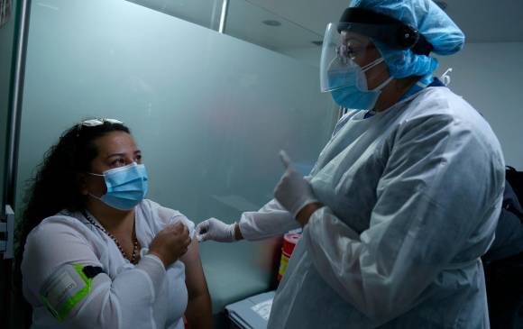 La vacunación en Colombia contra el coronavirus iniciará el 20 de febrero. FOTO COLPRENSA