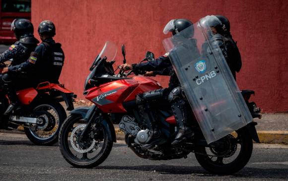 Según analistas y organizaciones sin ánimo de lucro, los delitos cometidos por las fuerzas de seguridad del régimen de Nicolás Maduro tienen una alta tasa de impunidad. FOTO EFE