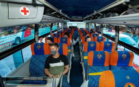 Según el gremio transportador, en Medellín se están movilizando actualmente cerca de 680.000 pasajeros por día y el volumen de usuarios cayó sustancialmente por la pandemia. FOTO juan antonio sánchez