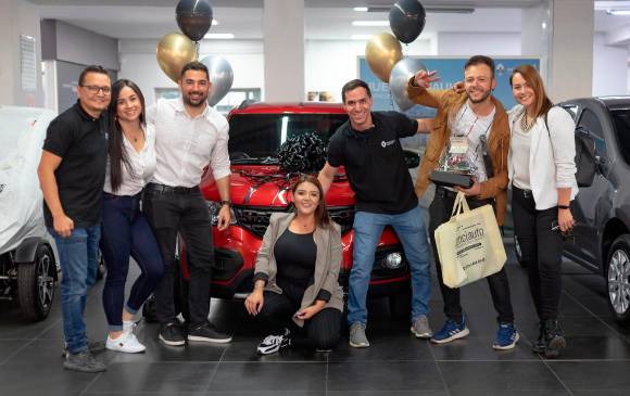La felicidad de los clientes y los empleados es uno de los pilares del concesionario. FOTO CORTESÍA. 