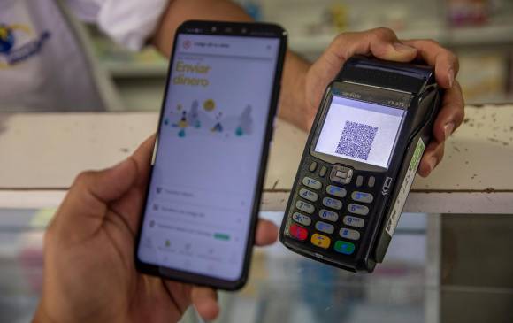 Redeban y los expertos consultados coinciden en que la pandemia aceleró estas modalidades de pago. Foto: Carlos Alberto Velásquez..