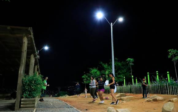 2.332 luces están en 79 espacios priorizados por la Alcaldía de Medellín. FOTO: Cortesía Alcaldía de Medellín.