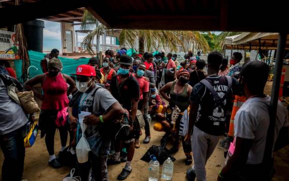 1000 migrantes llegan a diario al municipio de Necoclí para cruzar a Capurganá y luego Panamá, para seguir su rumbo hacia el país del norte. Foto: Camilo Suárez.