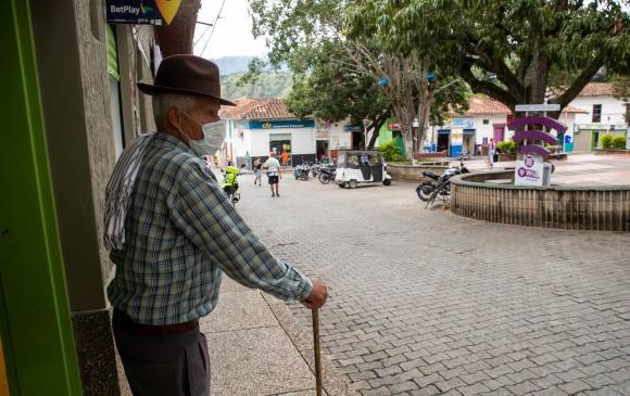 ¿Dónde están los mayores que recibirán primero la vacuna?