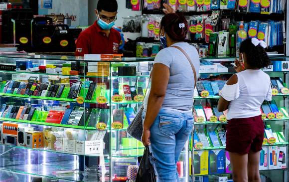 El Índice de Confianza Comercial se ubicó en 32,5%, incrementó 6,9 puntos porcentuales frente a abril. FOTO JAIME PÉREZ