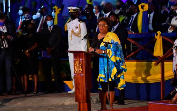  Sandra Mason tomó posesión como la primera mujer presidenta de Barbados FOTO EFE