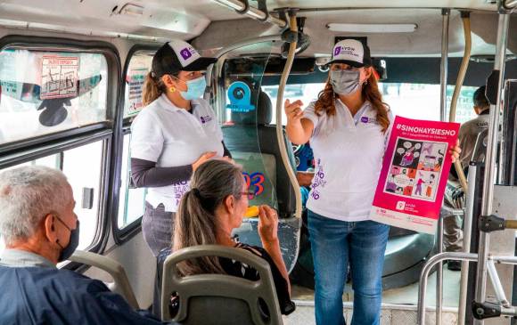 Educando en los buses, Fundación busca combatir violencia de género 
