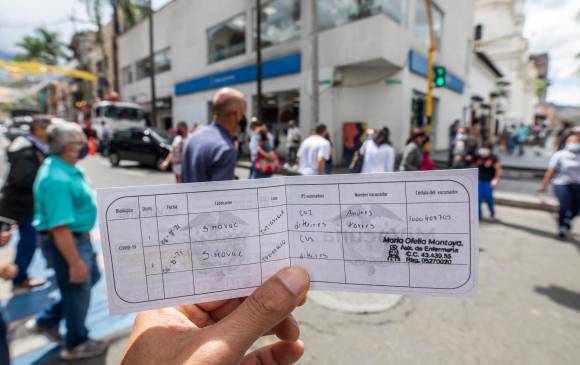 Las personas residentes en Colombia podrán ingresar al país aún si no han recibido la primera dosis, presentando una prueba PCR con resultado negativo de 72 horas antes. FOTO Camilo Suárez