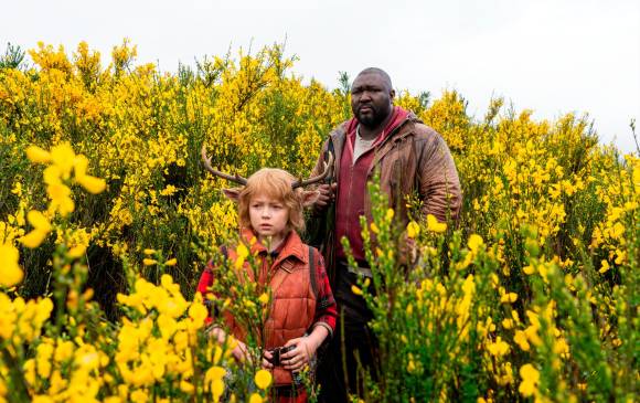 Christian Convery y Nonso Anozie son los protagonistas de Sweet Tooth. FOTO Cortesía Netflix. 