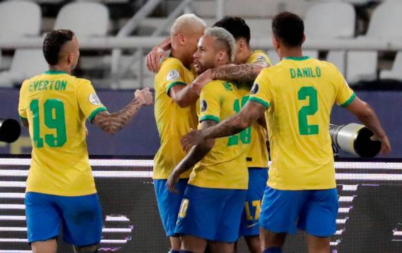 Tras vencer a Perú, Brasil espera rival en la final de Copa América