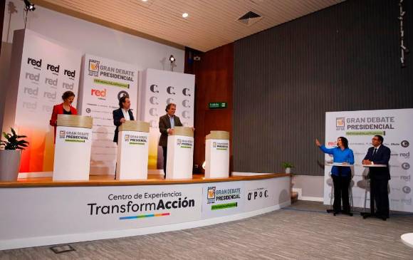 Los candidatos asistentes coinciden en que la ayuda gubernamental debe continuar. FOTO Edwin Bustamante
