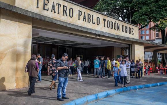 Descripción: Asistentes a la Gala Académica del Ballet Metropolitano de Medellín, en el Teatro Pablo Tobón Uribe. Fecha de evento: 23/09/2018. Foto: Santiago Mesa Rico