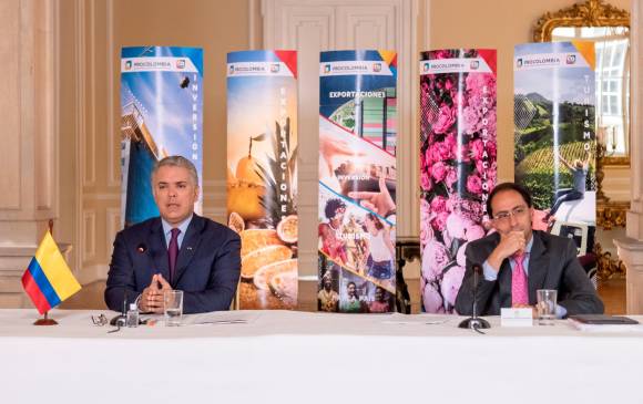 El presidente Iván Duque (izq.) y el ministro de Comercio, José Manuel Restrepo, inauguraron la Macrorrueda de la Reactivación de ProColombia. FOTO cortesía