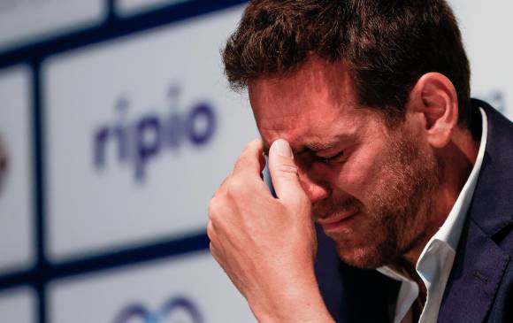 El tenista argentino, exnúmero tres del ranquin mundial y medallista Olímpico, anunció su retirada. Del Potro no aguantó las lágrimas al anunicar su adiós. FOTO EFE 