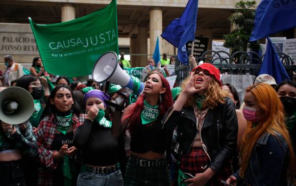 La Corte duró 523 días estudiando la demanda de Causa Justa. Una vez tomó la decisión, movimientos feministas celebraron y grupos antiaborto rechazaron los términos de la Sentencia. FOTO Colprensa
