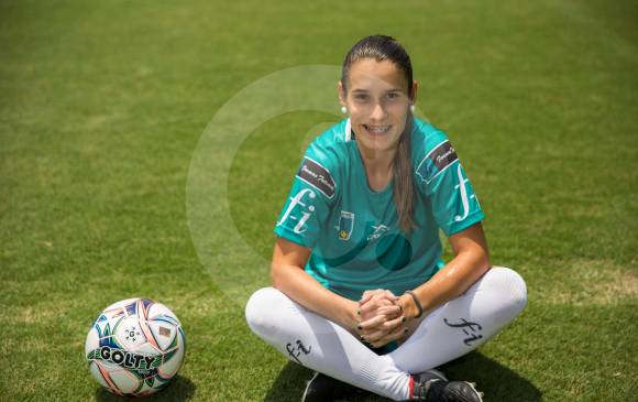 Daniela Montoya es una de las referentes del fútbol femenino paisa y colombiano, llega para reforzar el Deportivo Cali para la Copa Libertadores. FOTO EDWIN BUSTAMANTE