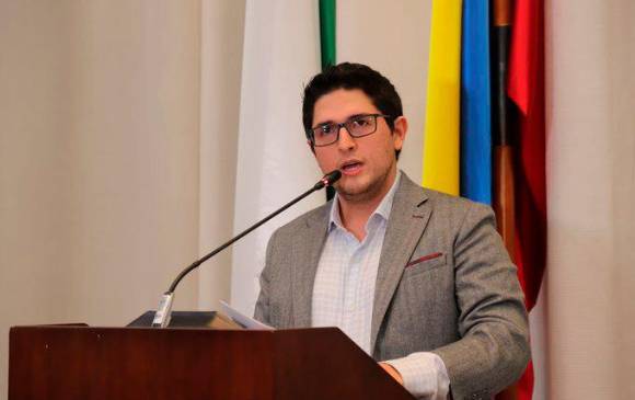 El concejal Simón Pérez es politólogo con maestría en Gobierno y Políticas Públicas. FOTO: CORTESÍA.