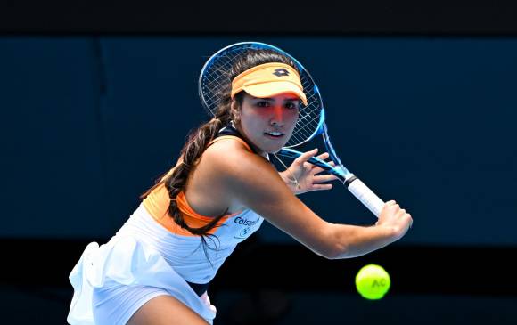Camila Osorio debutó en el Abierto de Australia en parejas mixtas y femenina, además jugó la primera ronda del cuadro individual. FOTO EFE