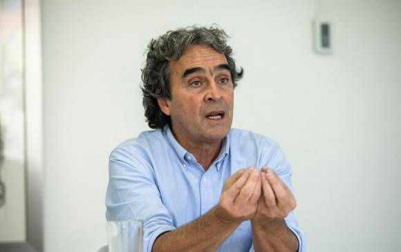El candidato Sergio Fajardo considera que el fallo de la Contraloría, por ahora, no lo saca de la contienda electoral. FOTO Camilo Suárez 