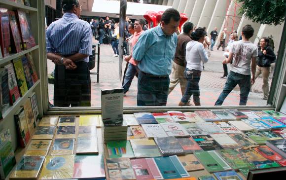 Los diarios El País, de España, y de The New York Times ofrecen recomendaciones de lectura para el final del 2021. Foto: EL COLOMBIANO.