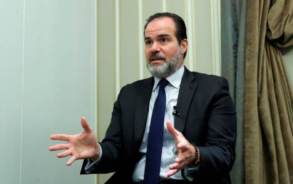 El presidente del BID, Mauricio Claver-Carone, afirma que Estados Unidos y España deben recuperar espacio y representatividad dentro del Banco Interamericano de Desarrollo. FOTO EFE