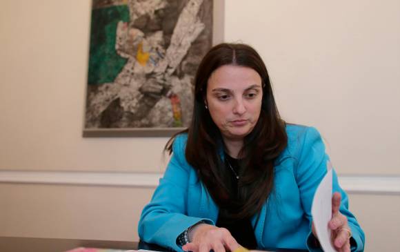 Karen Abudinen, ministra de las TIC, ha insistido en que no renunciará tras la polémica que generó el anticipo de los $70.000 millones al contratista Unión Temporal Centros Poblados. FOTO COLPRENSA