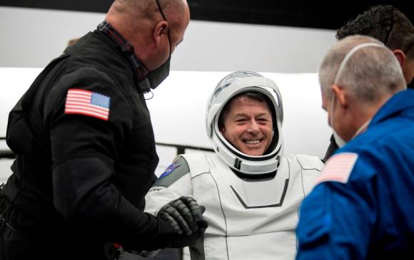 Imagen del astronauta Shane Kimbrough a su llegada a la Tierra en la zona de Pensacola, en Florida. FOTO EFE