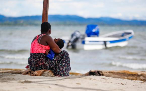 Los 70 migrantes diarios que están llegando a las playas están encontrando tiquete hacia Panamá inmediatamente. FOTO: MANUEL SALDARRIAGA