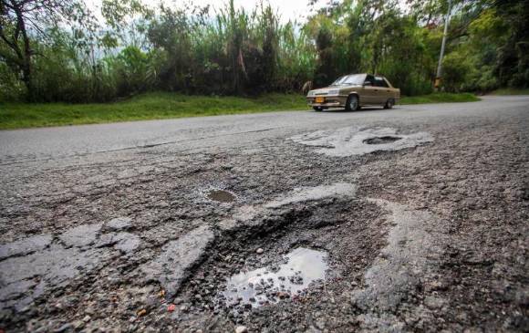 Carretera a Santa Elena, en limbo jurídico mientras se hunde 