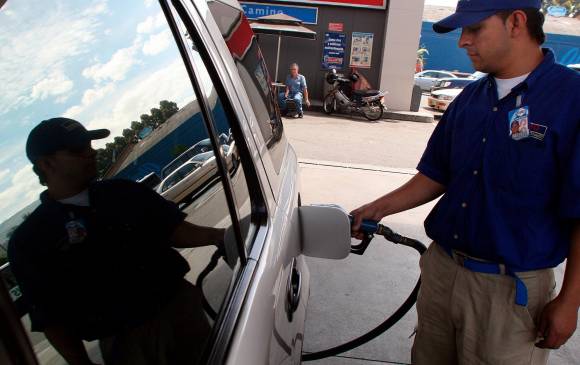 La Ley 693 del 19 de septiembre de 2001 decretó la obligación de mezclar un porcentaje de etanol con la gasolina. FOTO Julio César Herrera