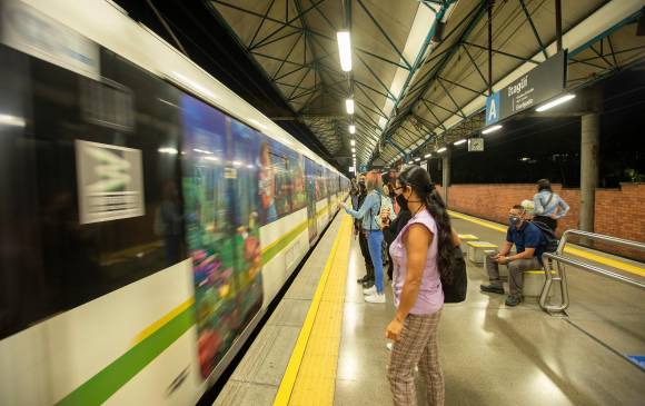 Entre las estaciones Niquía y San Antonio y entre Poblado y La Estrella continúa la prestación del servicio. FOTO: Carlos Alberto Velásquez