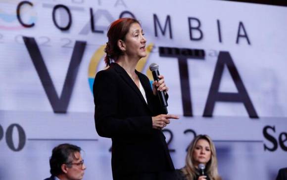 Ingrid Betancourt, precandidata del recién resucitado Verde Oxígeno, exigió que la Coalición Centro Esperanza tome una posición en bloque en contra de recibir apoyos de maquinarias políticas. FOTO COLPRENSA